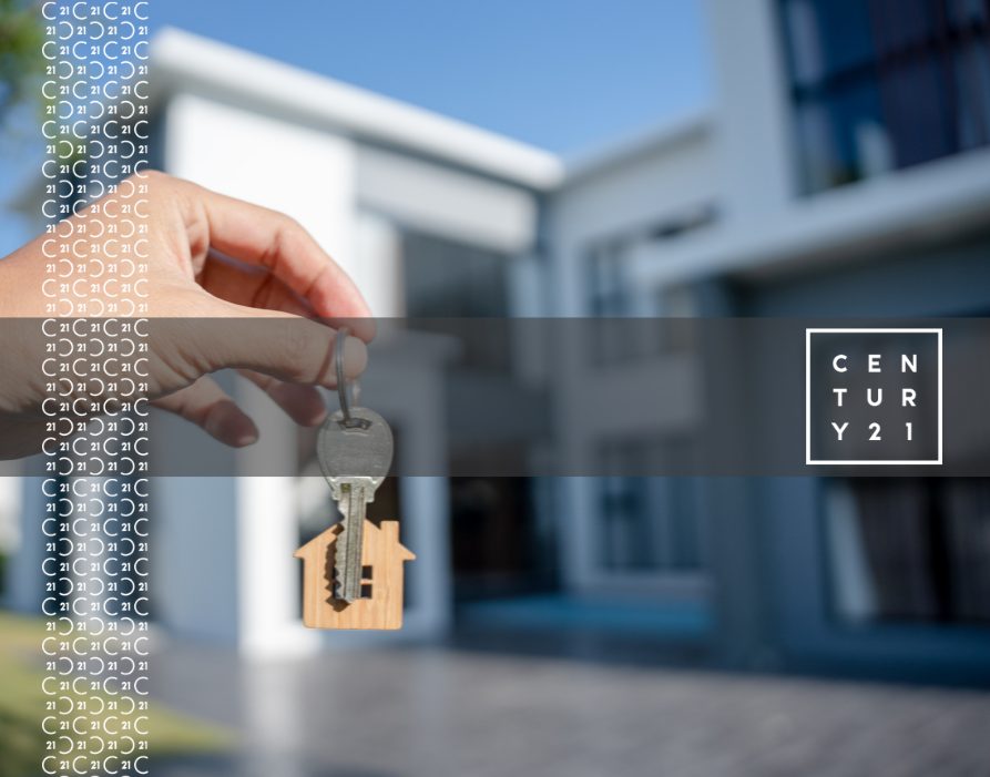 Selling-Home-Landlord-and-New-Home.-the-House-Key-for-Unlocking-1 (2)